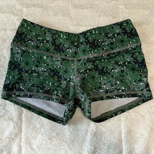 Fleo lightly used shorts